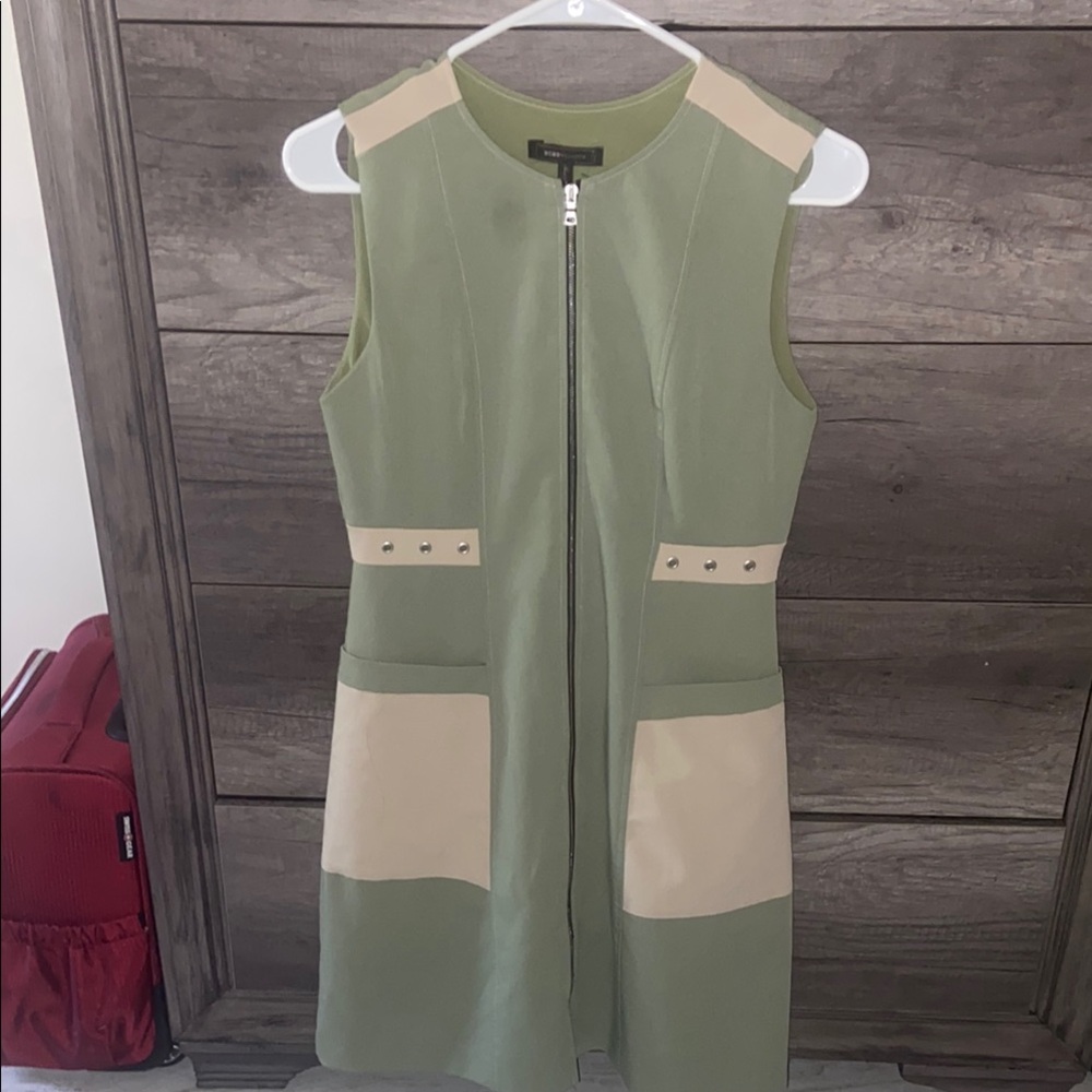 BCBGMaxAzria Green Sheath Mini Dress Sleeveless Crew Neck